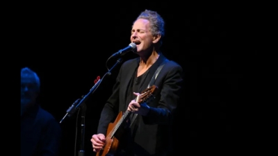 Fleetwood Mac Legend Lindsey Buckingham Attacked With Unknown Substance &ndash; What Happened in Santa Monica?